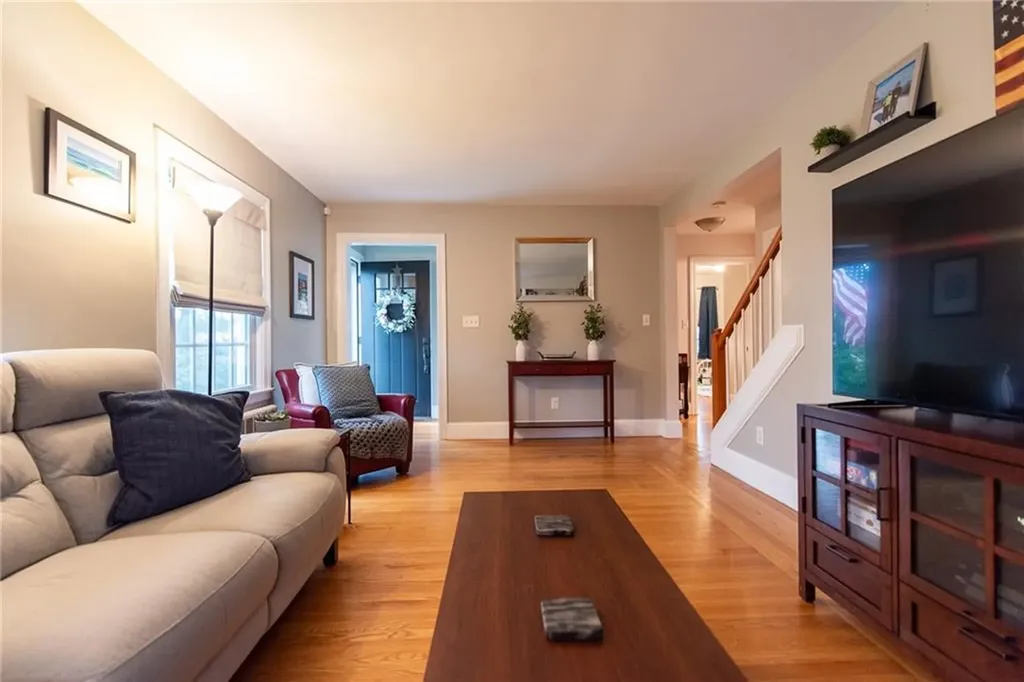 48 Leroy Avenue Warwick RI 02889