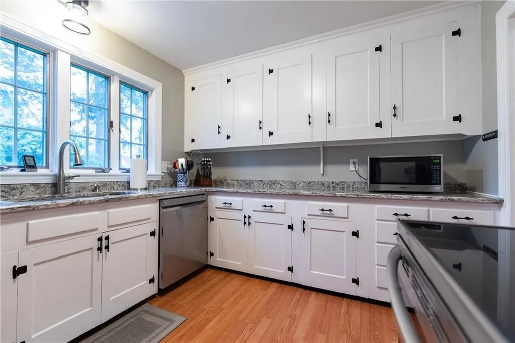 48 Leroy Avenue Warwick RI 02889