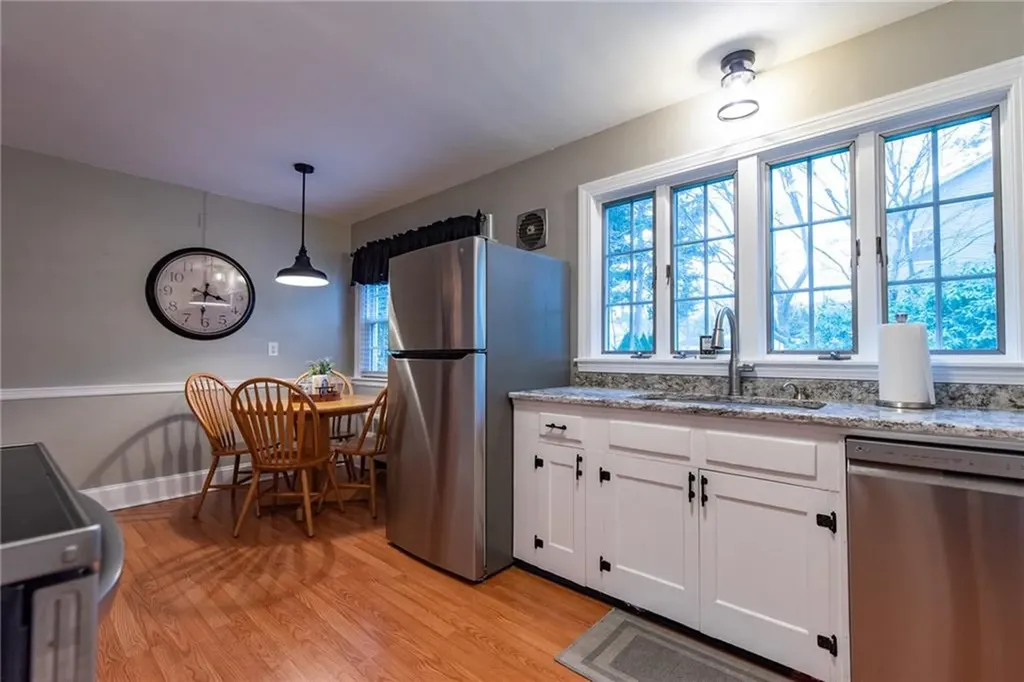 48 Leroy Avenue Warwick RI 02889