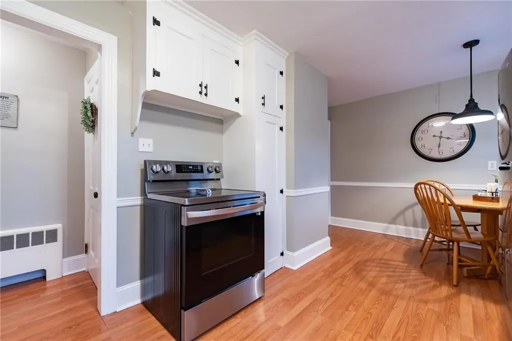 48 Leroy Avenue Warwick RI 02889