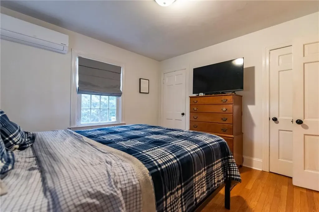 48 Leroy Avenue Warwick RI 02889