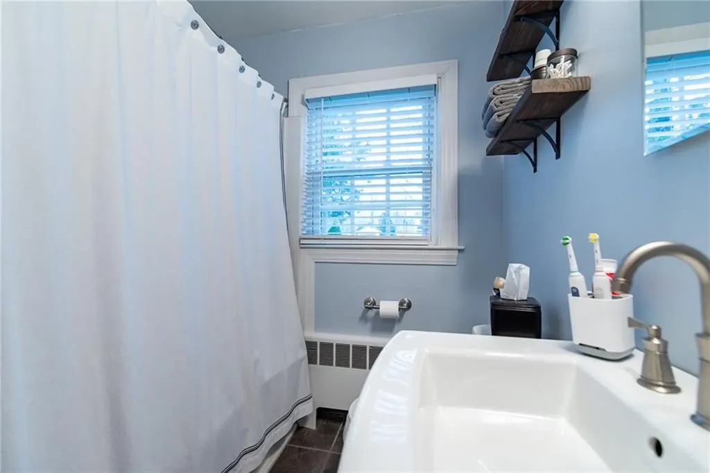 48 Leroy Avenue Warwick RI 02889