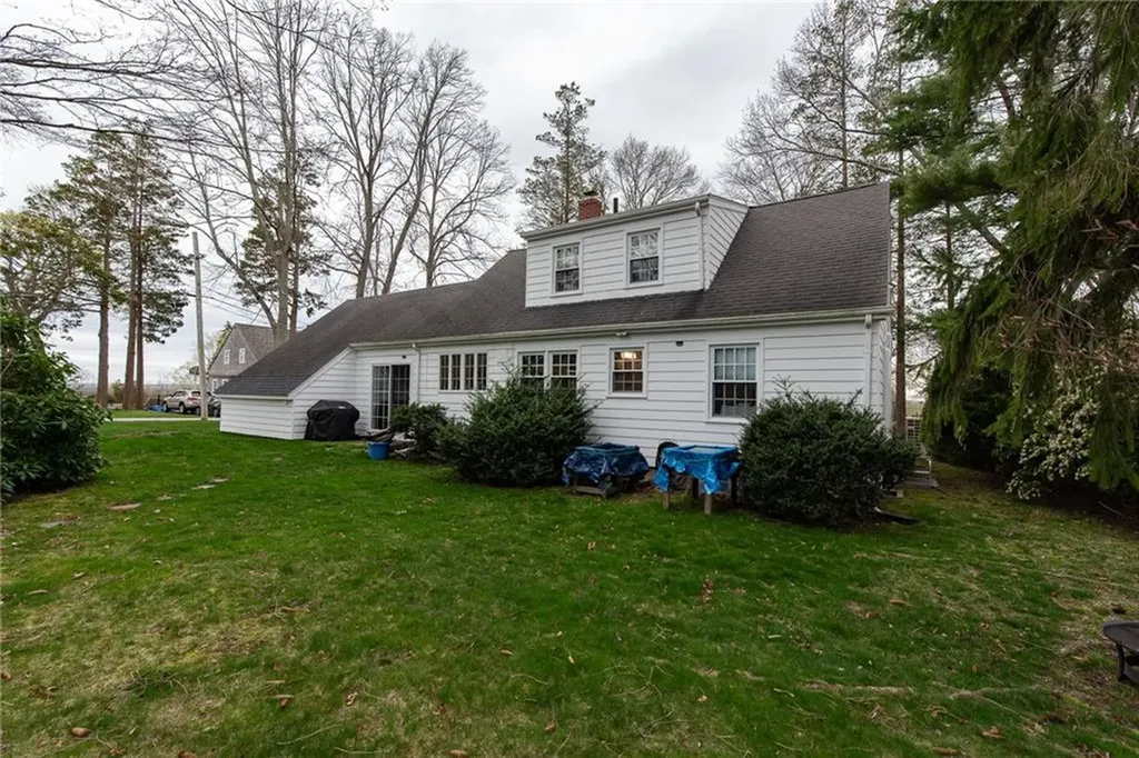 48 Leroy Avenue Warwick RI 02889
