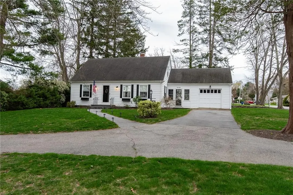 48 Leroy Avenue Warwick RI 02889