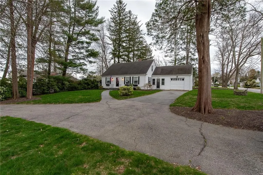 48 Leroy Avenue Warwick RI 02889