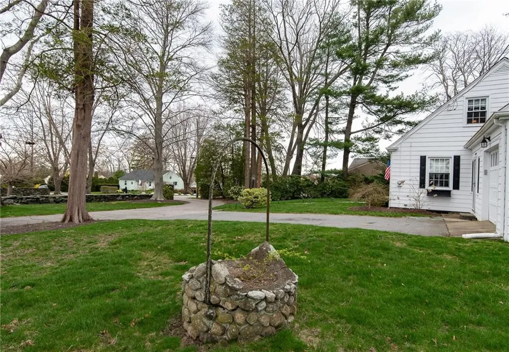 48 Leroy Avenue Warwick RI 02889