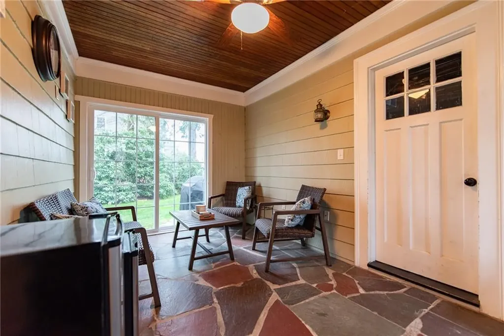 48 Leroy Avenue Warwick RI 02889