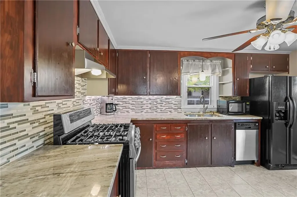 17 Flynn Avenue Cranston RI 02920