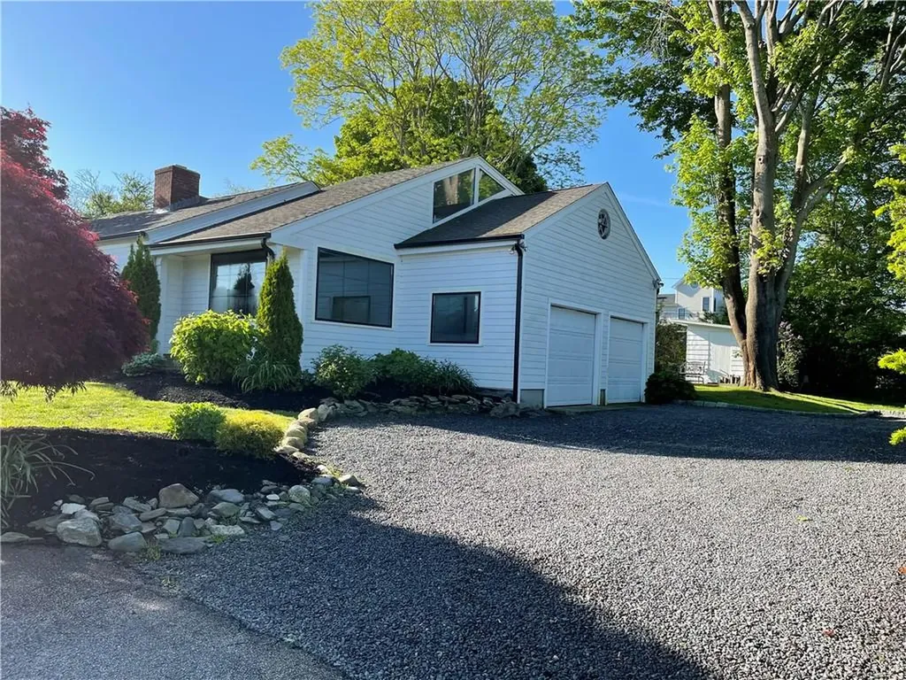 47 Burbank Avenue Narragansett RI 02882