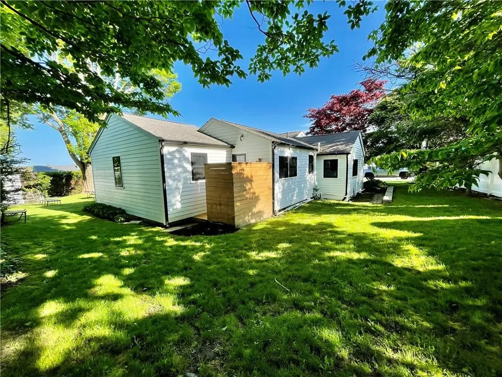 47 Burbank Avenue Narragansett RI 02882