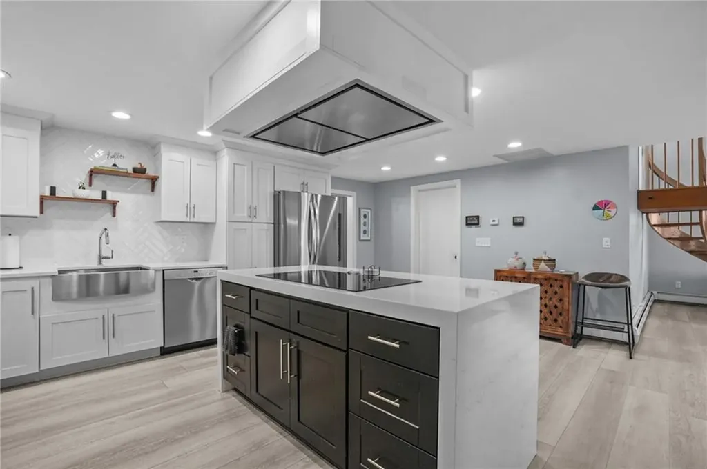 47 Burbank Avenue Narragansett RI 02882