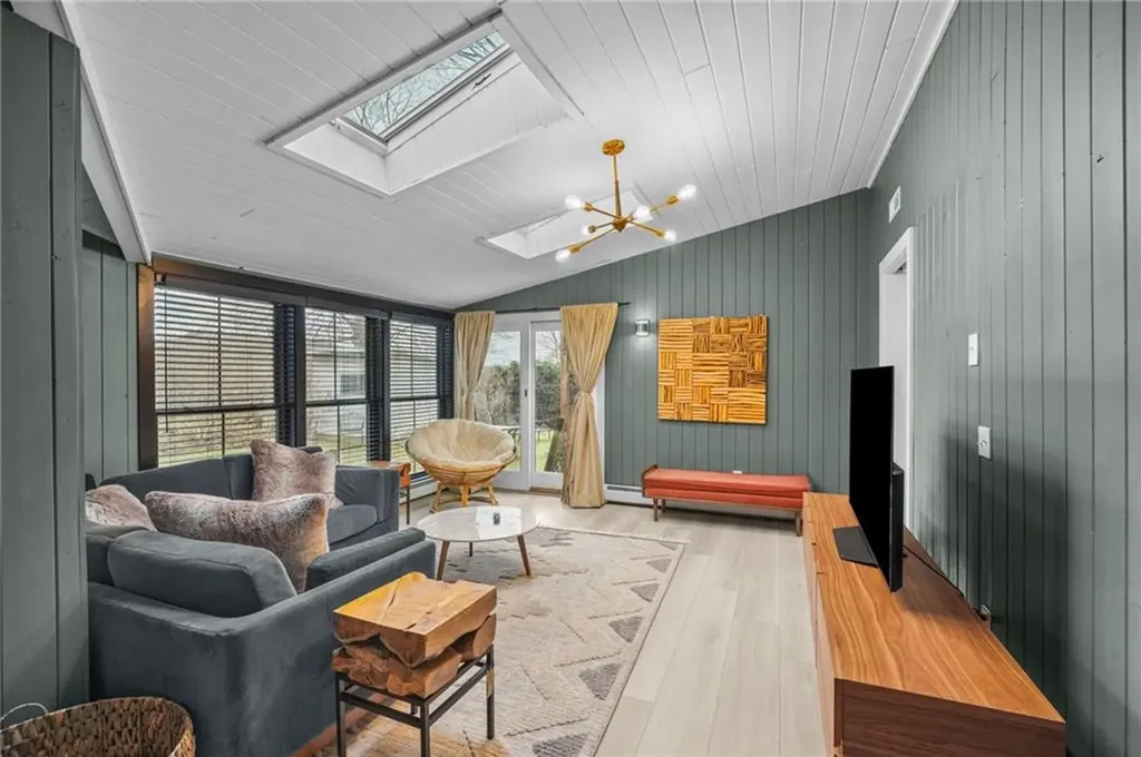 47 Burbank Avenue Narragansett RI 02882