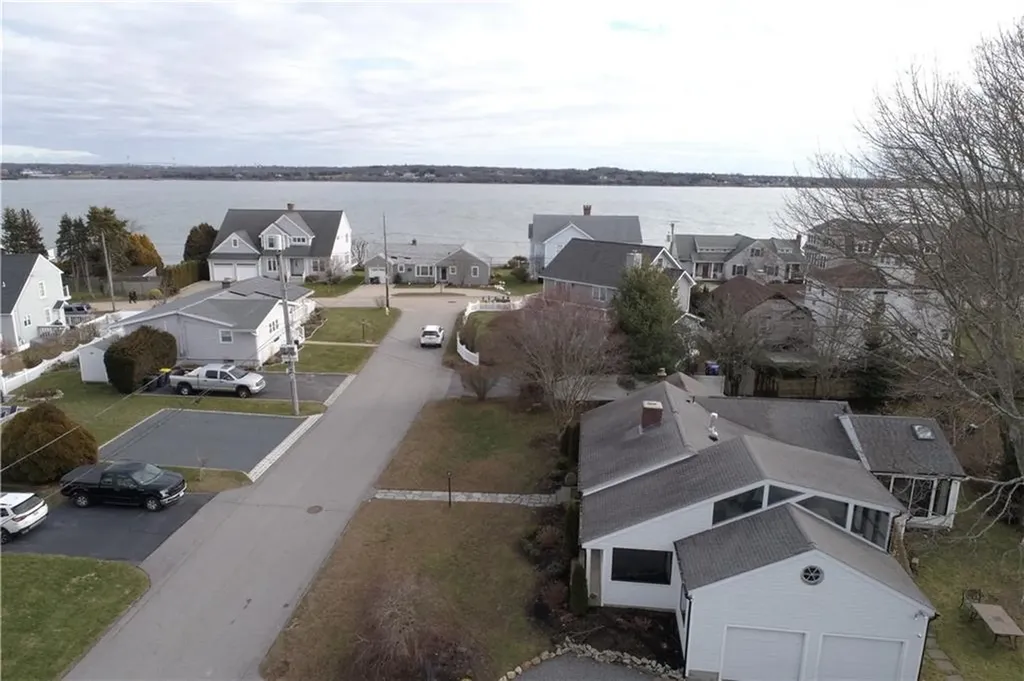 47 Burbank Avenue Narragansett RI 02882