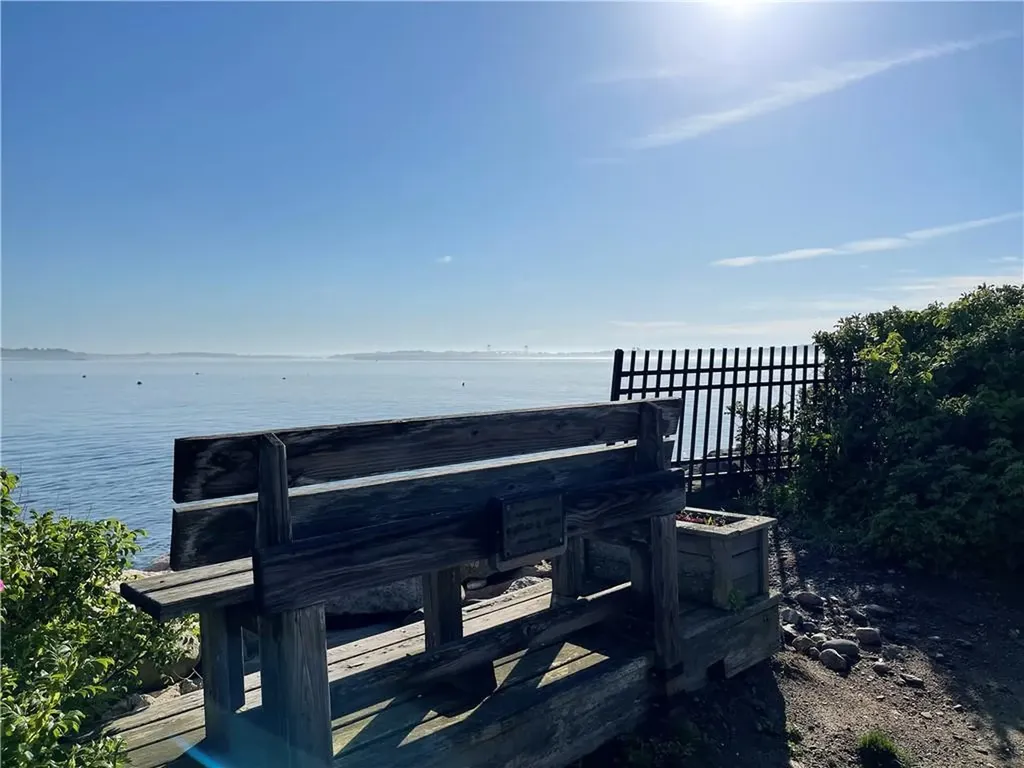 47 Burbank Avenue Narragansett RI 02882