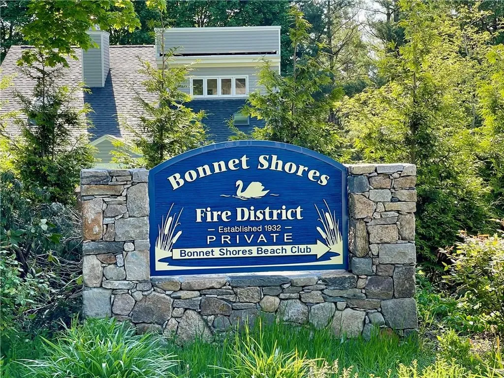 47 Burbank Avenue Narragansett RI 02882