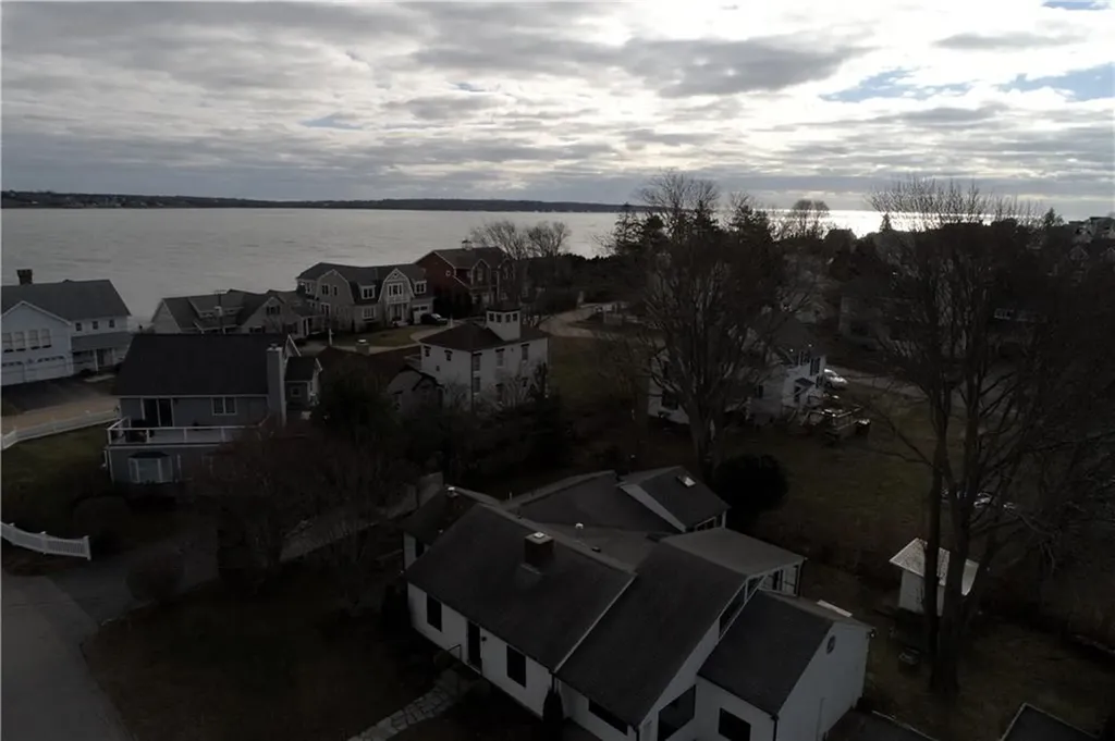 47 Burbank Avenue Narragansett RI 02882