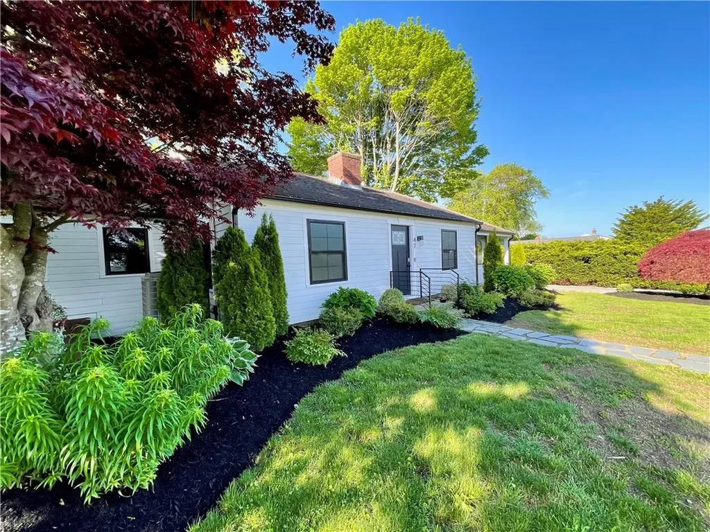 47 Burbank Avenue Narragansett RI 02882