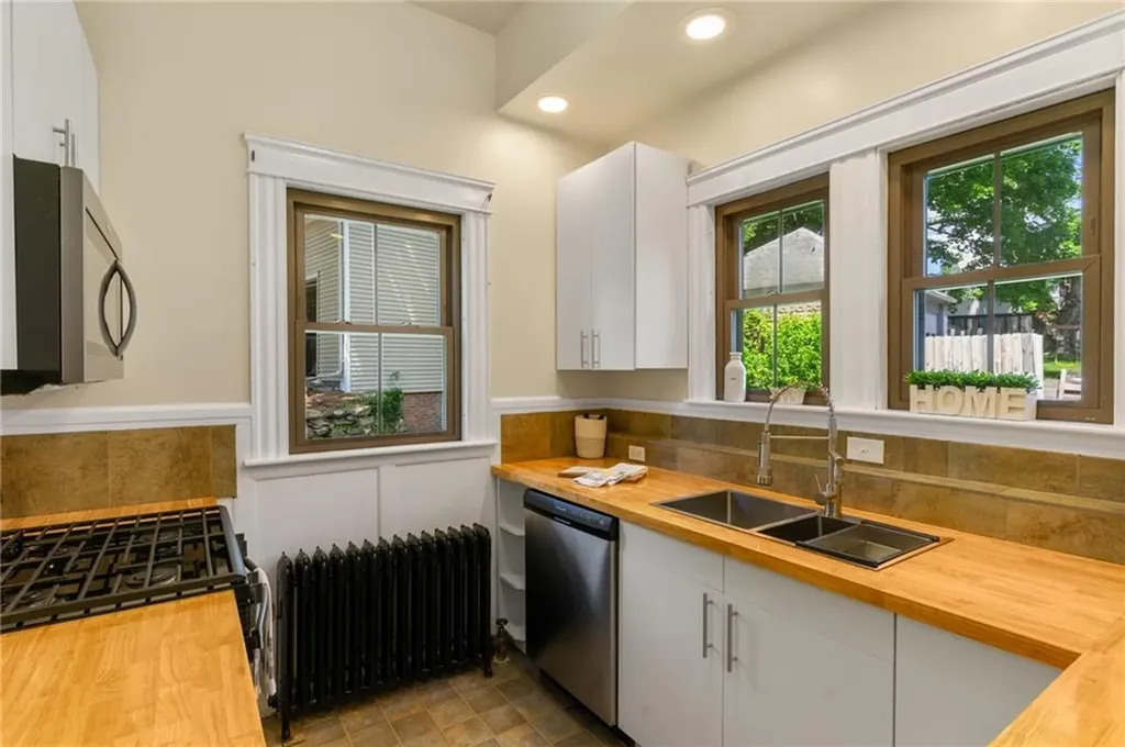 58 Summer Street Woonsocket RI 02895