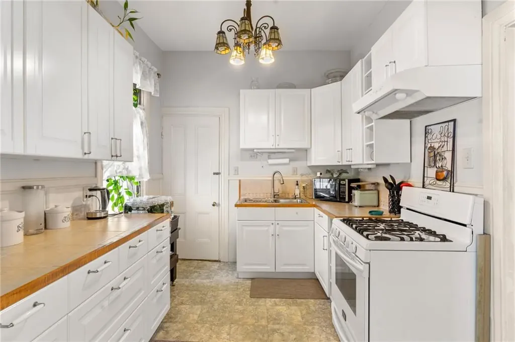 58 Summer Street Woonsocket RI 02895
