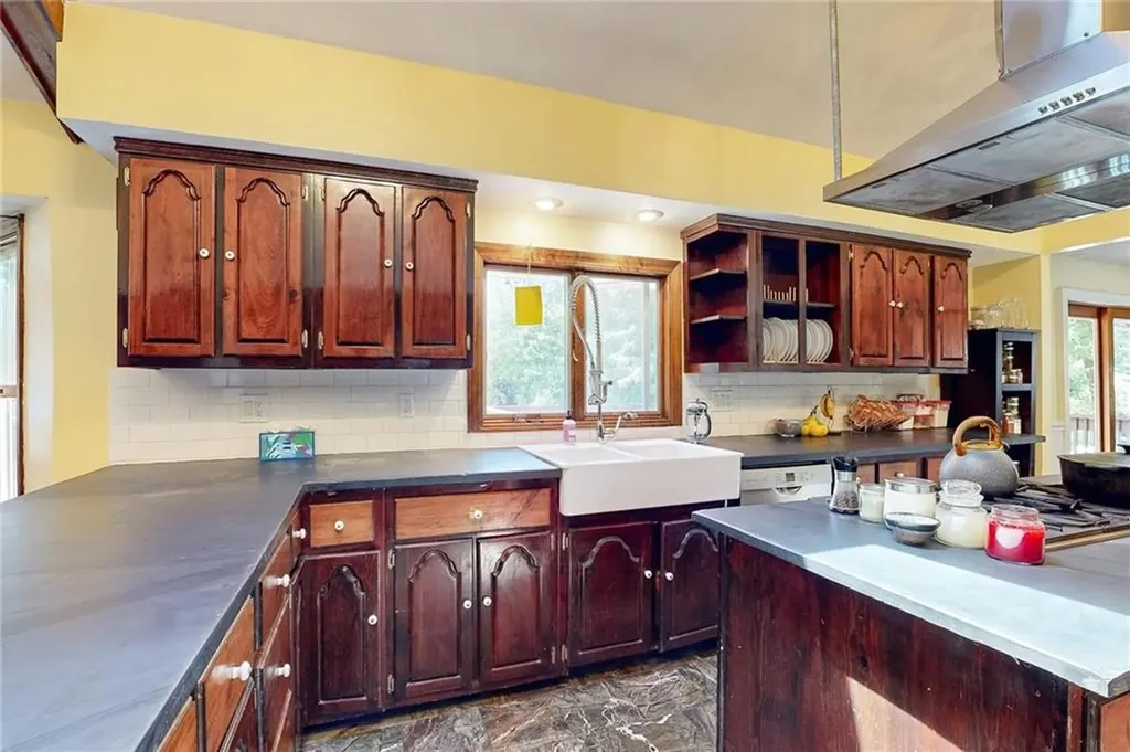 3522 Mendon Road Cumberland RI 02864