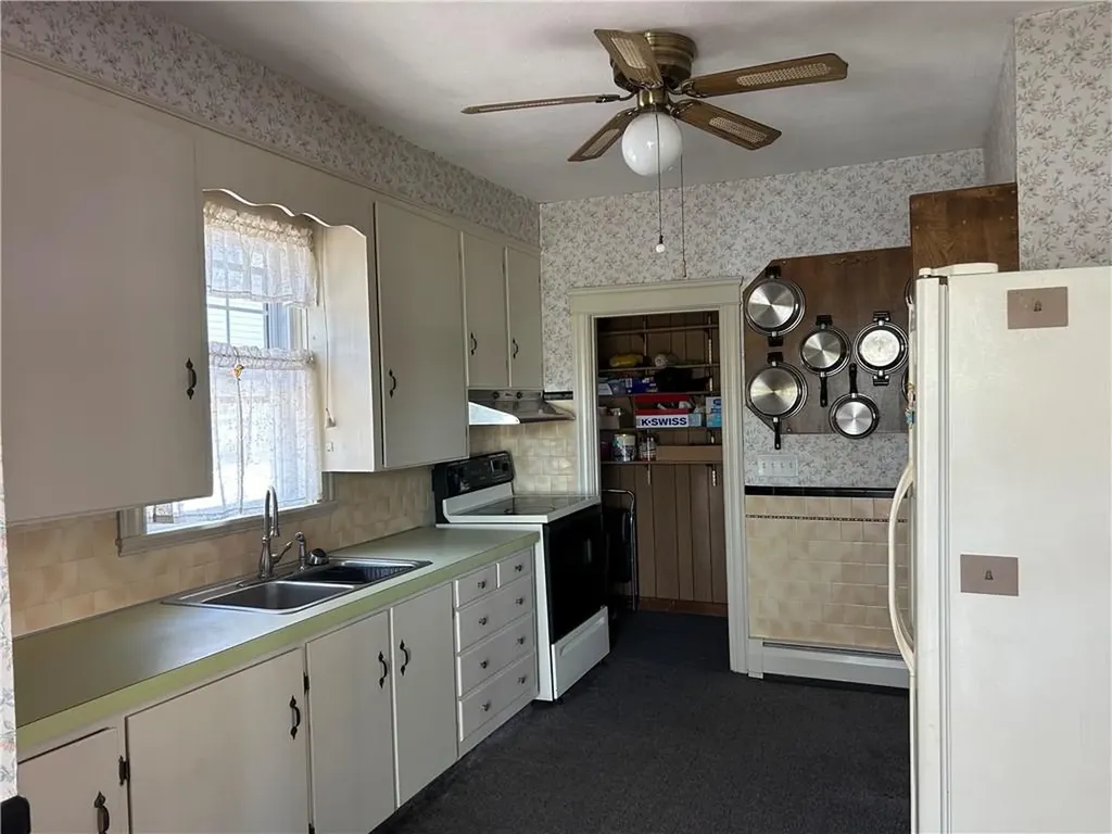 12 Bloomfield Street Pawtucket RI 02861