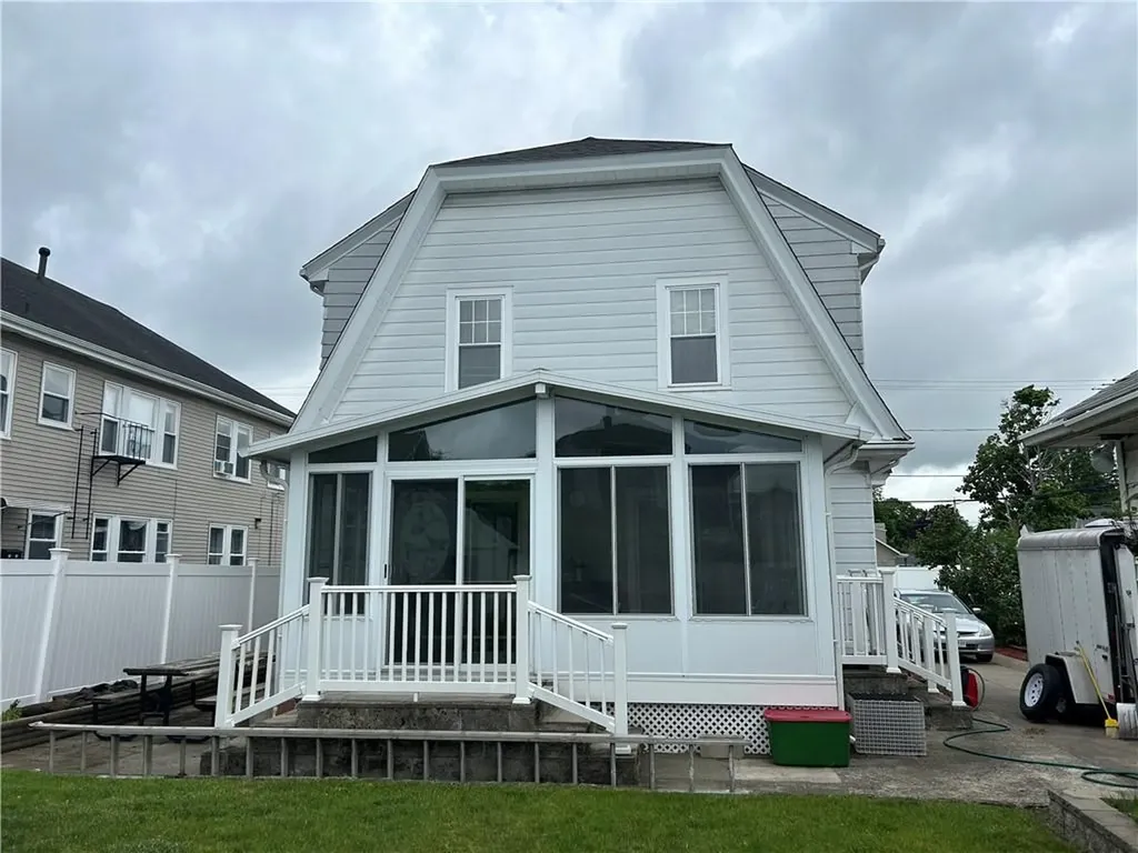 12 Bloomfield Street Pawtucket RI 02861