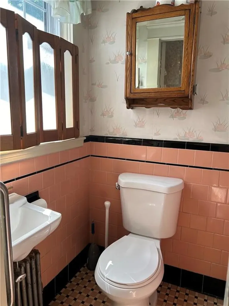 12 Bloomfield Street Pawtucket RI 02861