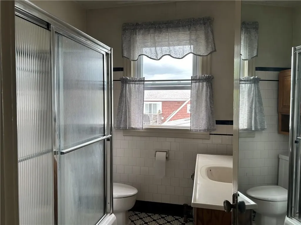 12 Bloomfield Street Pawtucket RI 02861