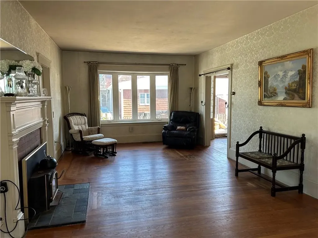 12 Bloomfield Street Pawtucket RI 02861