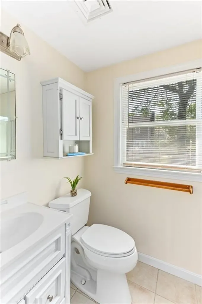 15 Cedar Drive Bristol RI 02809