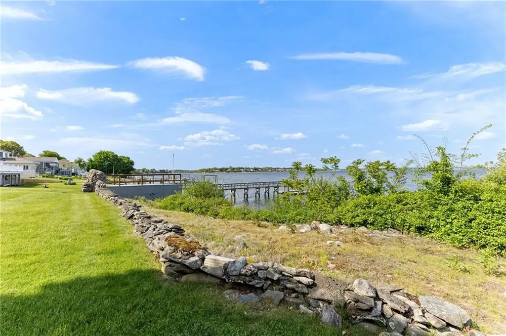 15 Cedar Drive Bristol RI 02809