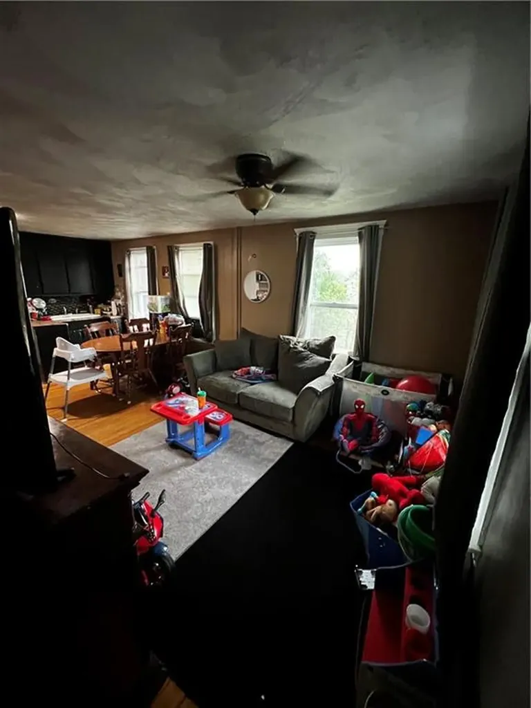 89 Cooper Avenue Woonsocket RI 02895