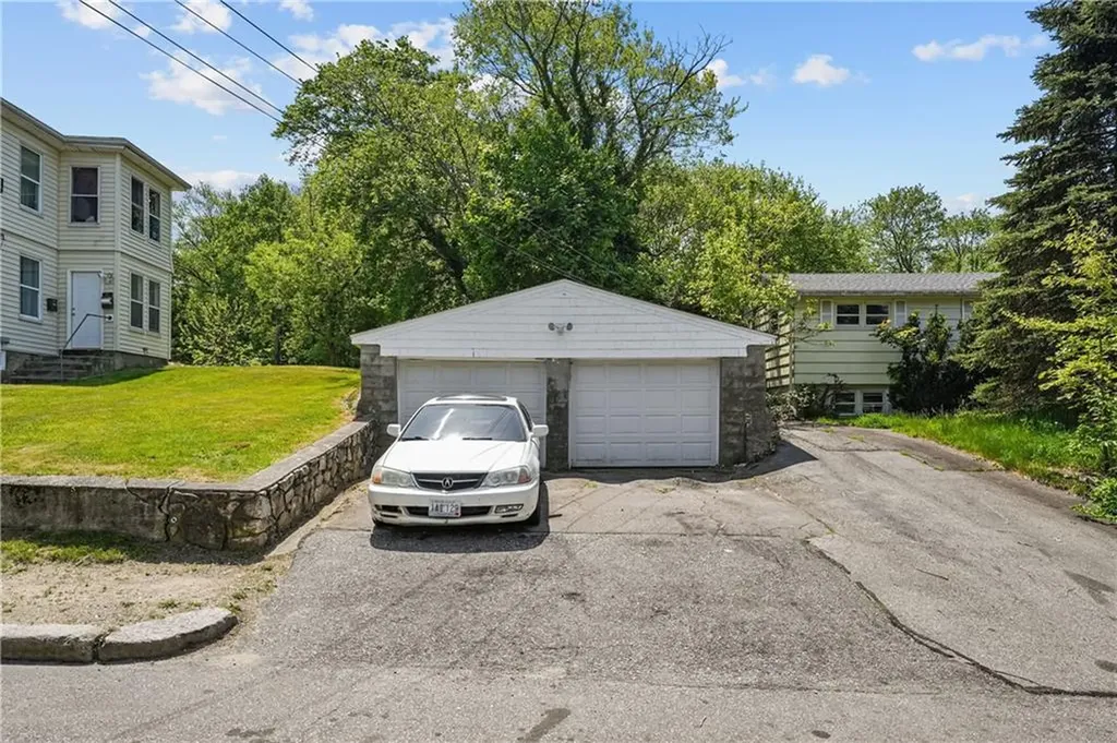 89 Cooper Avenue Woonsocket RI 02895