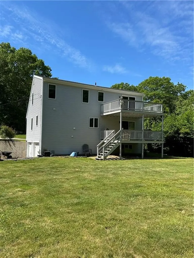 52 Old Post Road Westerly RI 02891
