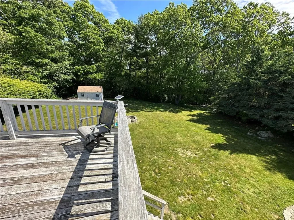 52 Old Post Road Westerly RI 02891