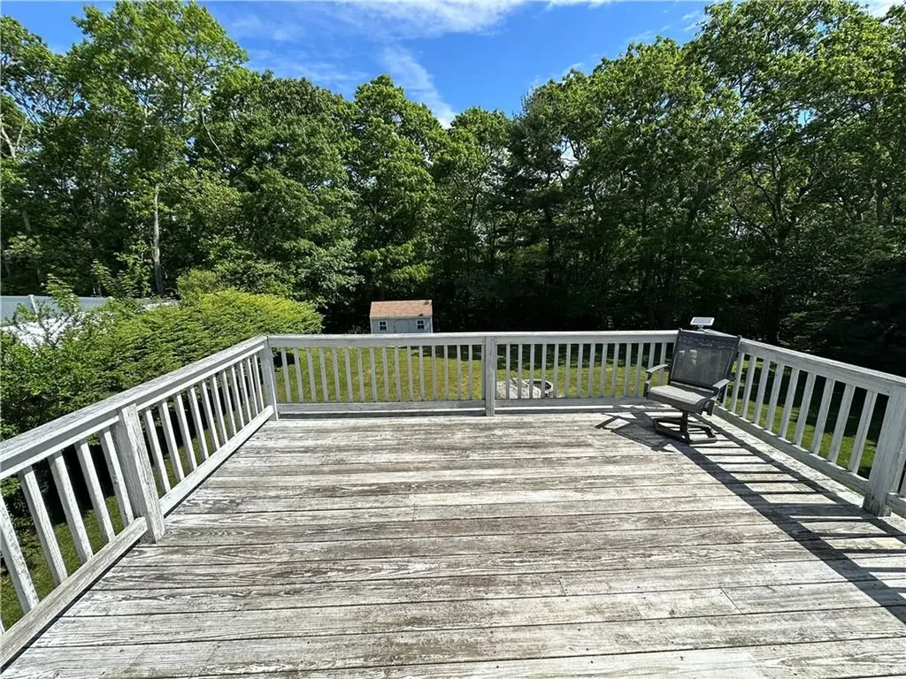 52 Old Post Road Westerly RI 02891