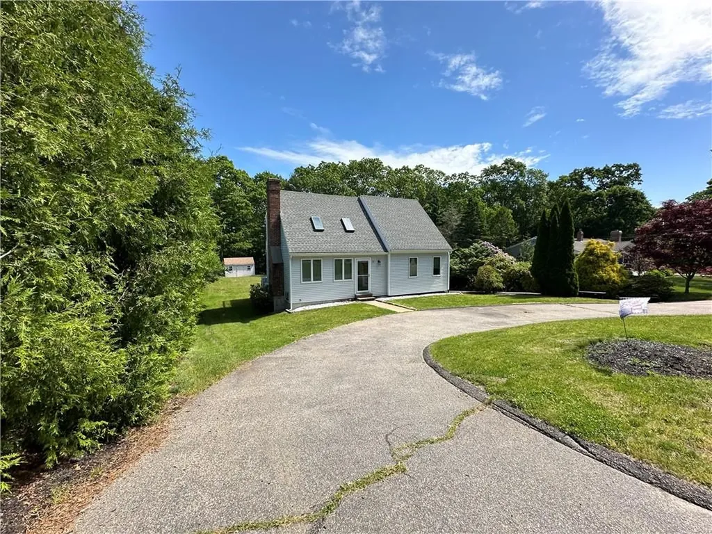 52 Old Post Road Westerly RI 02891