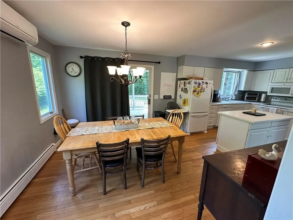 52 Old Post Road Westerly RI 02891