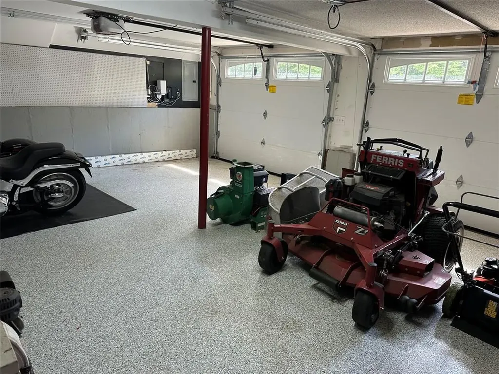 52 Old Post Road Westerly RI 02891