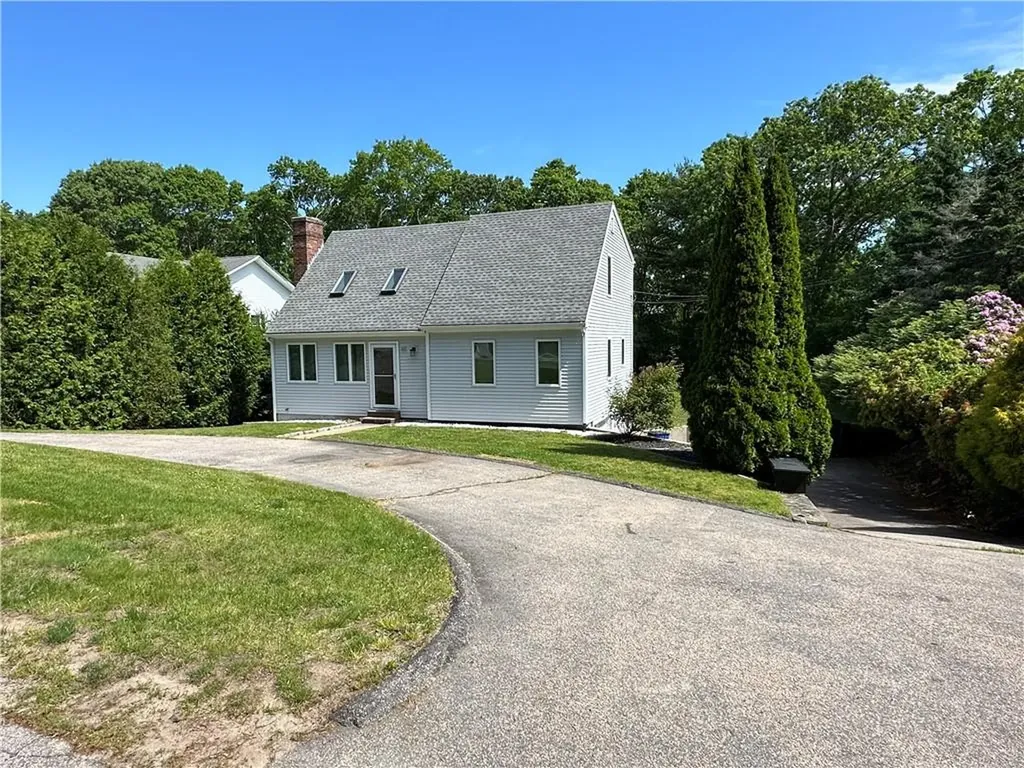 52 Old Post Road Westerly RI 02891