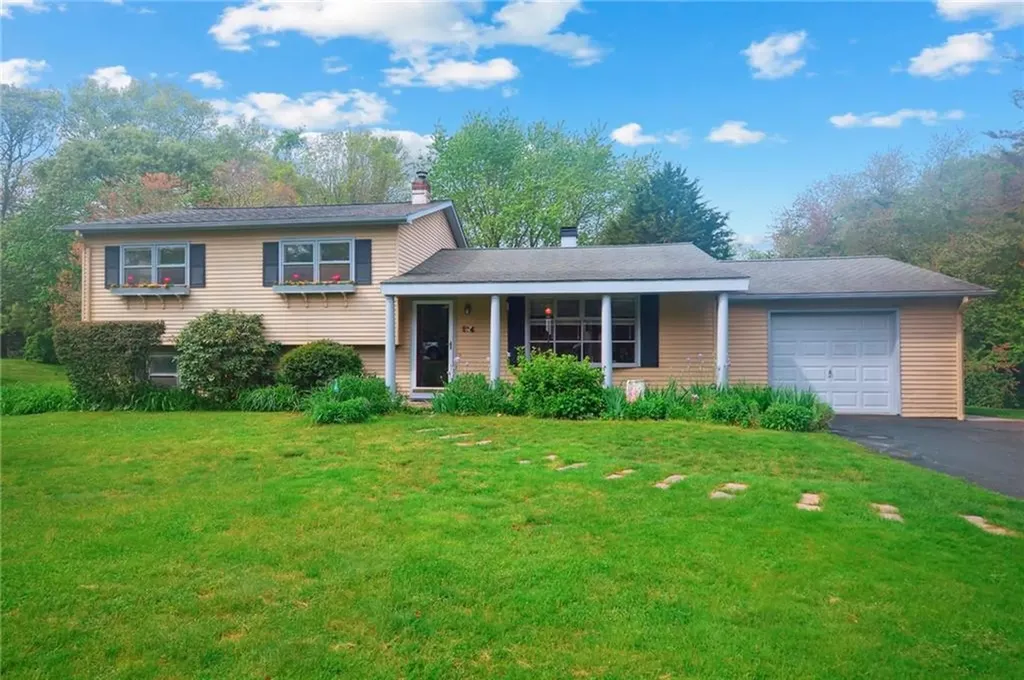 20 Castle Way Westerly RI 02891