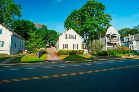 193 Roger Williams Avenue East Providence RI 02916