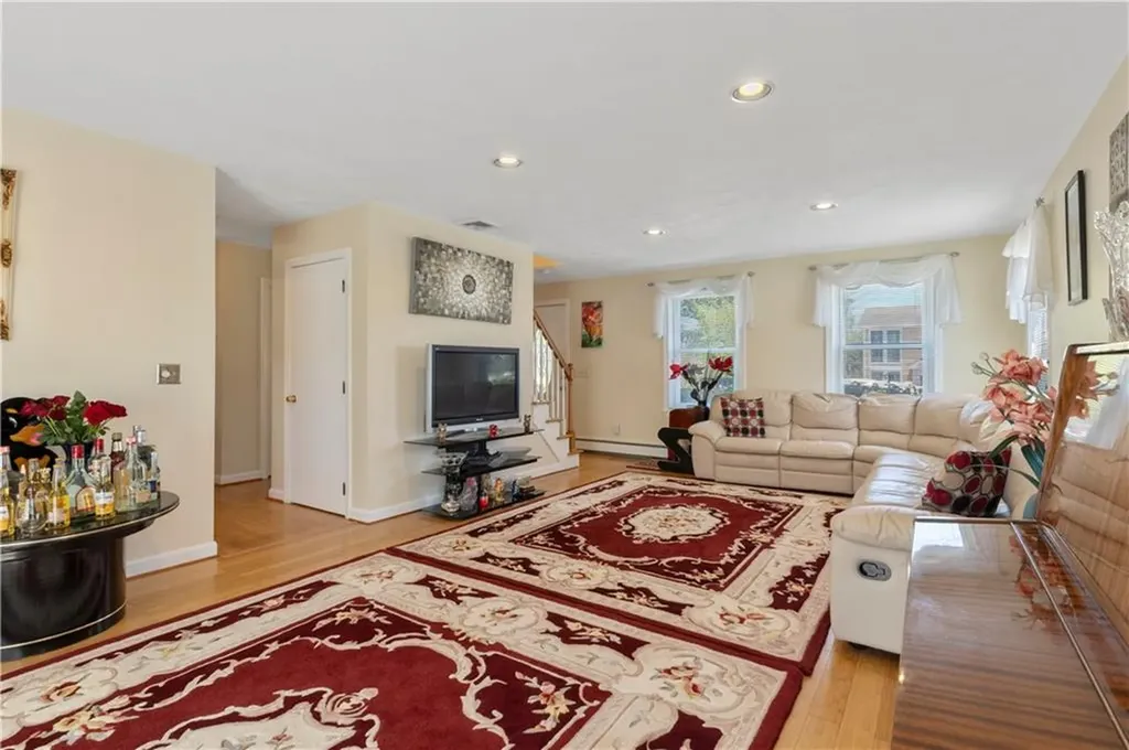 22 Westmoreland Street Narragansett RI 02882