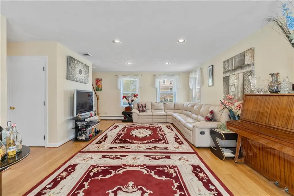 22 Westmoreland Street Narragansett RI 02882