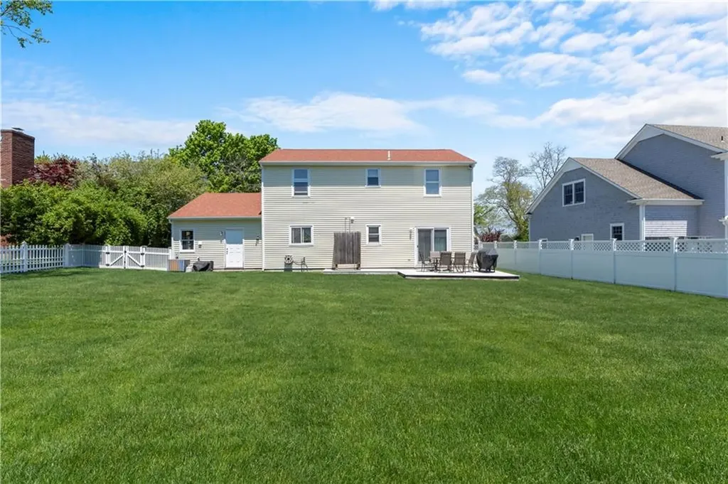 22 Westmoreland Street Narragansett RI 02882