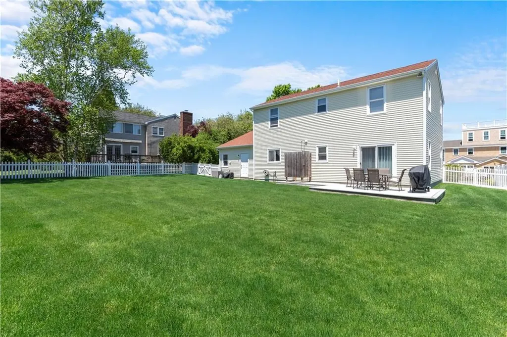 22 Westmoreland Street Narragansett RI 02882