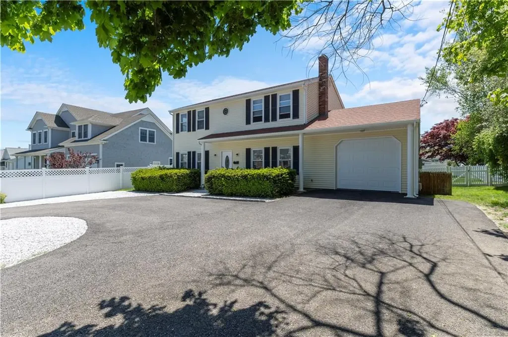 22 Westmoreland Street Narragansett RI 02882