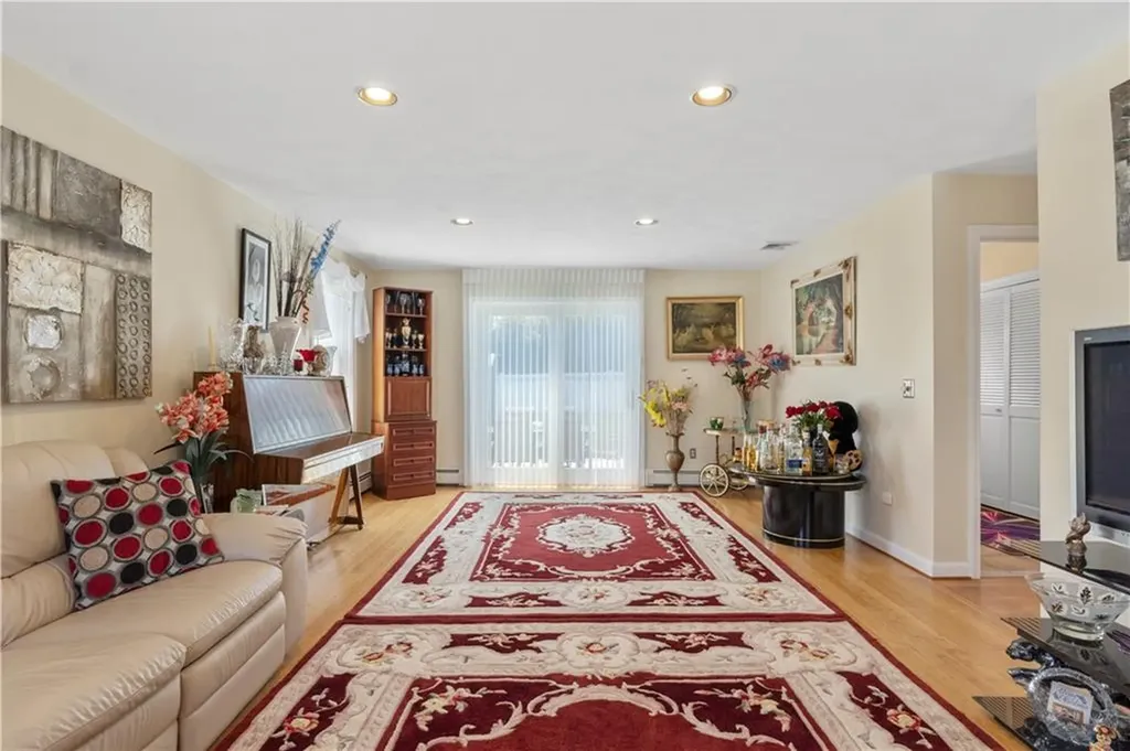 22 Westmoreland Street Narragansett RI 02882