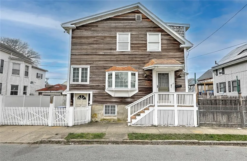 15 Spruce Street New Bedford MA 02740