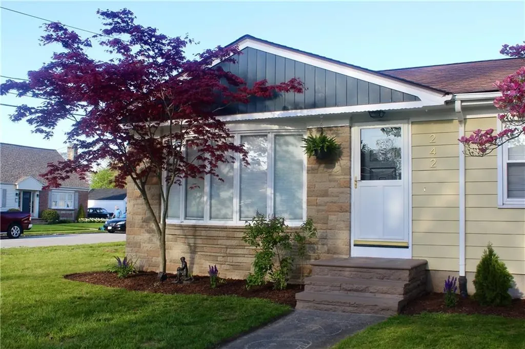 242 Parkside Drive Warwick RI 02888